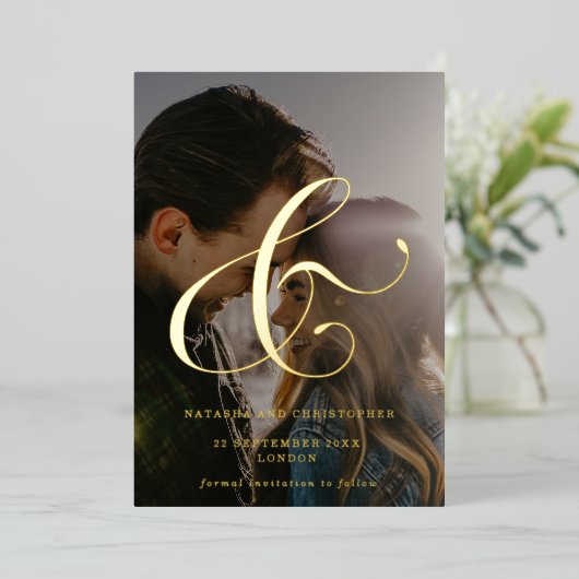 Elegant Ampersand Overlay Photo Save the Date Folie Uitnodiging (Staand Voorkant)
