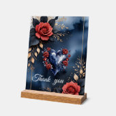 Élégant arrangement rose avec feuillage doré (Angle)