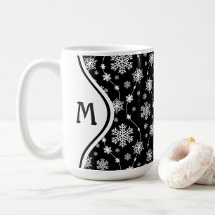 Elegant Black en Winter White Snowflake Pattern Koffiemok