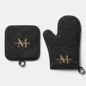 Elegant Black Gold Floral Script Monogram Ovenwant & Pannenlap Set (Voorkant)