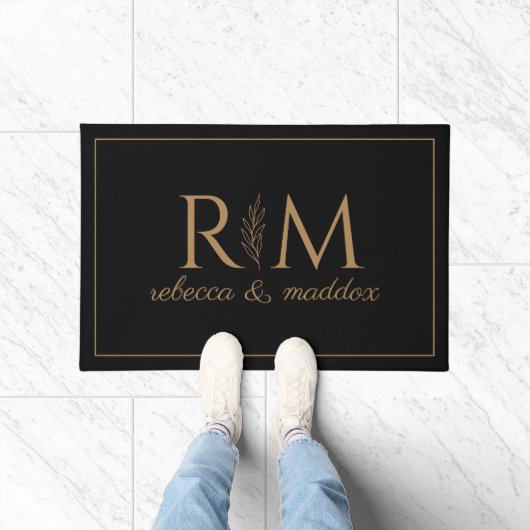 Elegant Black Gold Monogram Script Deurmat (Binnen)