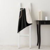 Elegant Black Gold Monogram Script Sherpa Deken (In situ)