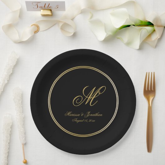 Elegant Black Gold Monogram Script Weddenschap Papieren Bordje (Huwelijk)
