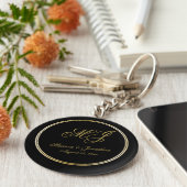 Elegant Black Gold Monogram Script Weddenschap Sleutelhanger (Zijkant)