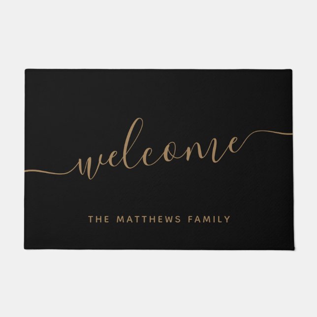 Elegant Black Gold Script Family Name Welkom Deurmat (Voorkant)