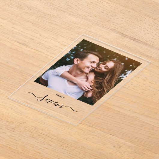 Elegant Black Script Photo Table Number Acryl Uitnodigingen (Laagn)