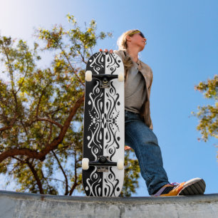 Elegant Black & White Abstracte Harlequin Style Skateboard