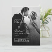 Elegant Black & White Wedding Invitation (Debout devant)