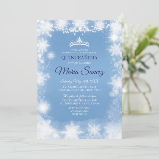 Elégant blanc & bleu Noël Mis Quince Invitation (Debout devant)