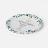 Elegant Blauw Bloemen Religieus Kruis Doop Papieren Bordje (Gekanteld)