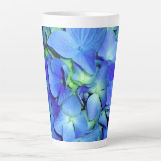 Elegant blauw bloemenblauw rozen blauw hortensia's latte mok