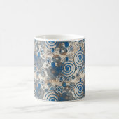 Elegant blauw draai patroon achtergrond ontwerp magische mok (Center)