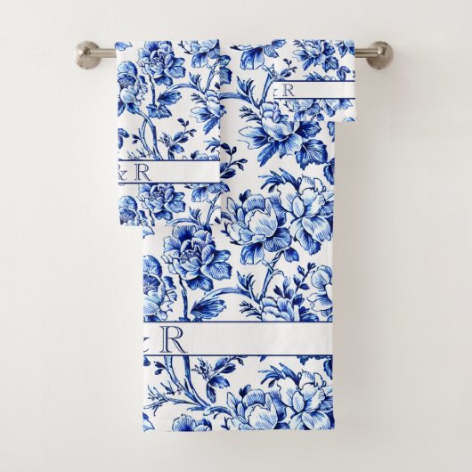 Elegant Blauw en Wit Bloementoilet Monogram Bad Handdoek (Insitu)
