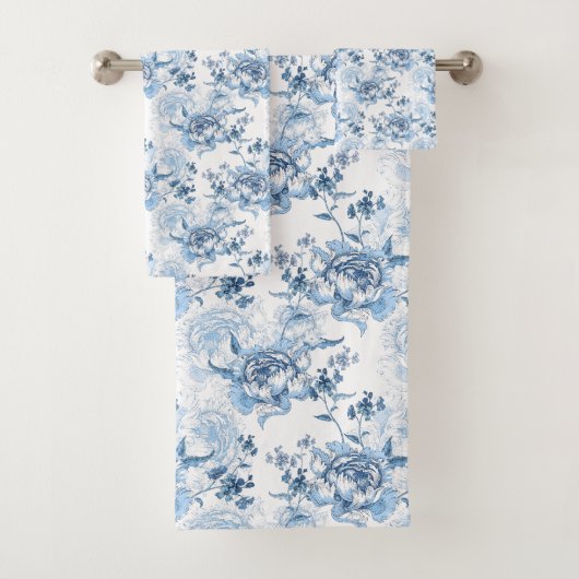 Elegant Blauw en Wit Gegraveerde Pioenrozen Bad Handdoek (Insitu)