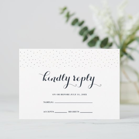 Elegant blauw en wit met delicate Stippen RSVP (Staand voorkant)