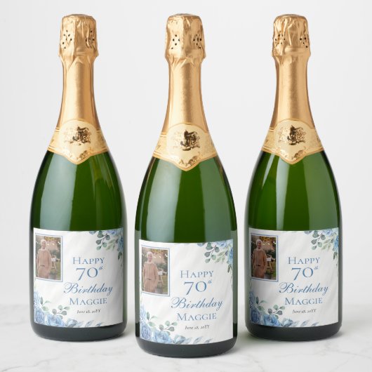 Elegant Blauw Roos Bloemen Lijst 70ste Verjaardags Sparkling Wijnetiket (Flessen)