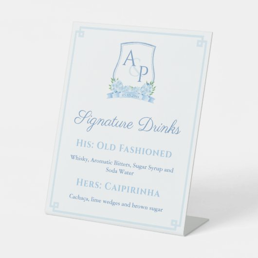 Elegant Blauw Wit Bruiloft Crest Signature Drinken Reclamebord Met Voetstuk (Voorkant)