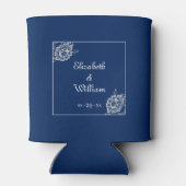 Elegant Bloemen Kant op Marine Blauw Bruiloft Blikjeskoeler (Achterkant)