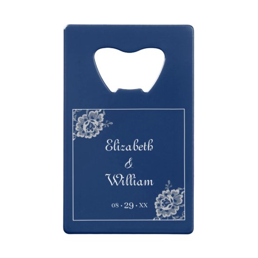 Elegant Bloemen Kant op Marine Blauw Bruiloft Kredietkaart Flessenopener (Voorkant)