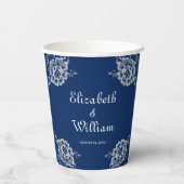 Elegant Bloemen Kant op Marine Blauw Bruiloft Papieren Bekers (Achterkant)