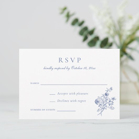 Elegant Bloemenscript Blauw Bruiloft RSVP Kaart (Staand voorkant)