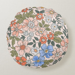Elegant bloempatroon in handbloemen rond kussen
