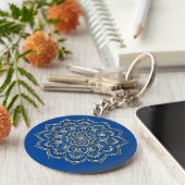 Elegant Blue en Gold Floral Mandala Pattern Sleutelhanger (Zijkant)