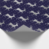 Elegant Blue en Silver Foil Reindeer Kerstmis Cadeaupapier (Hoek)