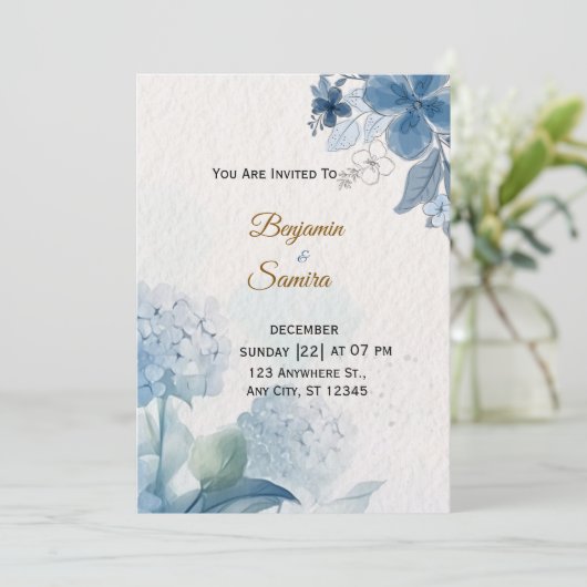 Elegant Blue Floral Watercolor Wedding Invitation  (Debout devant)