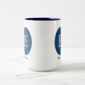 Elegant Blue Personalized Monogram Tweekleurige Koffiemok (Center)