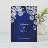 Elegant Blue Snowflake Winter Wedding Invitation Kaart (Staand voorkant)