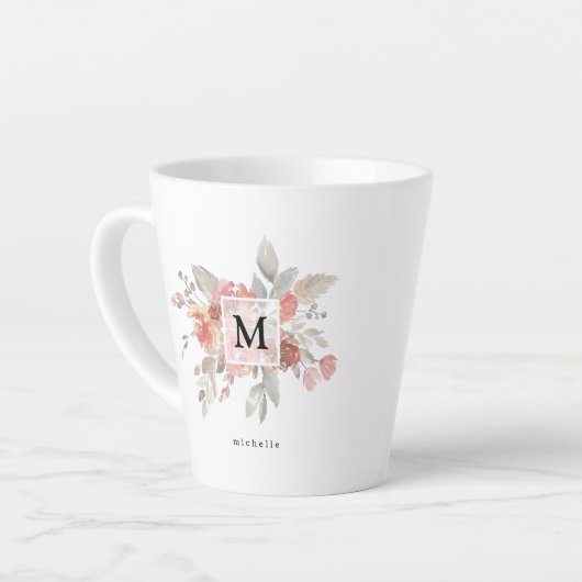 Elegant Blush Pink Bloemmonogram Latte Mok (Linkerhoek)