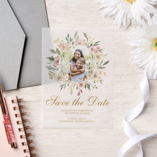 Elegant Blush Pink Gold Bloemenfoto Save the Date Vellum Uitnodigingen (Huwelijk)