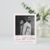 Elegant Blush Script Fotobruiloft Bewaar de datum Briefkaart (Staand voorkant)