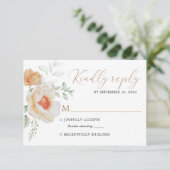Elégant Boho Chic Blush Gold Floral Wedding Rsvp (Debout devant)