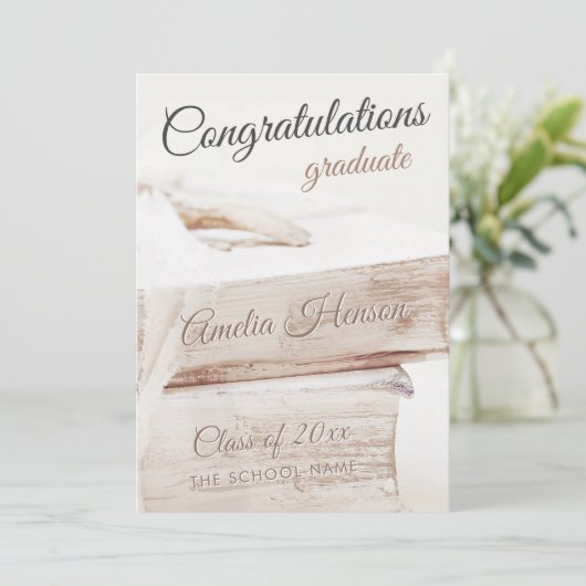 Elegant Book Stack Gefeliciteerd Afstuderen Feestdagenkaart (Staand voorkant)