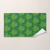 Elegant Botanical Floral Tree Pattern on Green (Serviette à main)