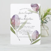Elegant Botanical Protea Paars Wedding Invitation Kaart (Staand voorkant)