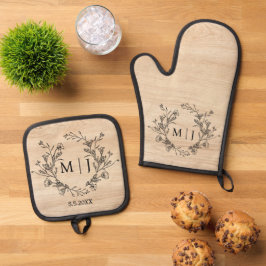 Elegant Botanisch Monogram Bruiloft Rustiek Hout Ovenwant & Pannenlap Set