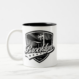 Elegant Brooklyn Swoosh Logo Design Tweekleurige Koffiemok