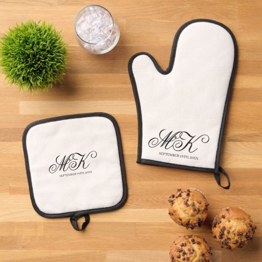 Elegant Bruiloft Koppels Initialen Script Monogram Ovenwant & Pannenlap Set (Top down)