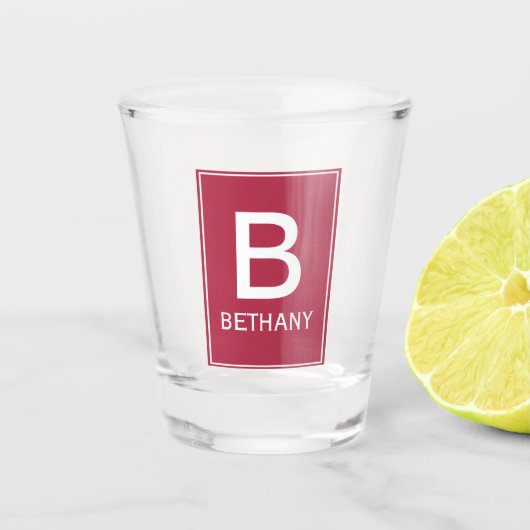 Elegant Burgundy Monogram Personalised Shot Glas (Voorkant)
