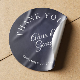 Elegant calligrafie bruiloft bedankt marine ronde sticker
