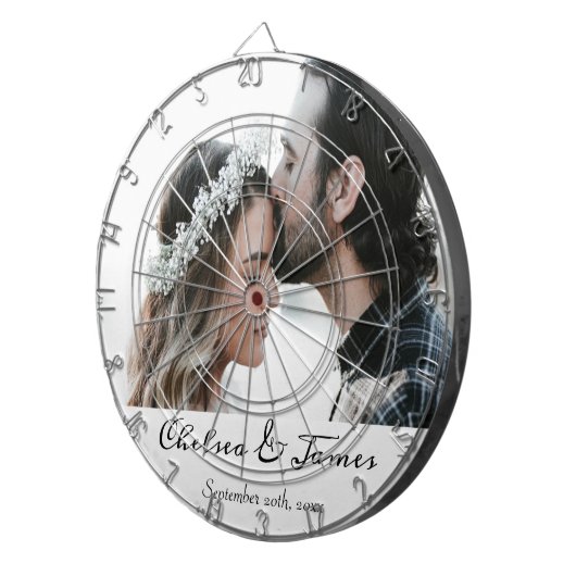 Elegant Calligrafie Fotonaam Datum Dartbord (Voorkant Rechts)