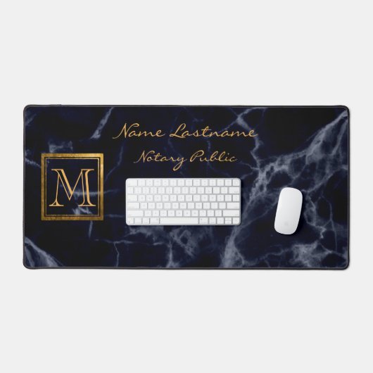 Élégant Carré en marbre bleu marine Monogramme or (Clavier et souris)
