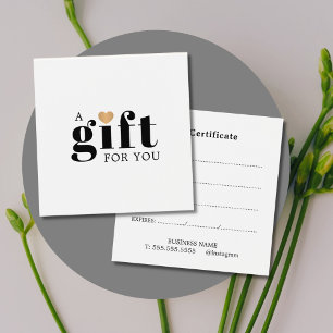 Élégant certificat cadeau de coeur en or pour les 