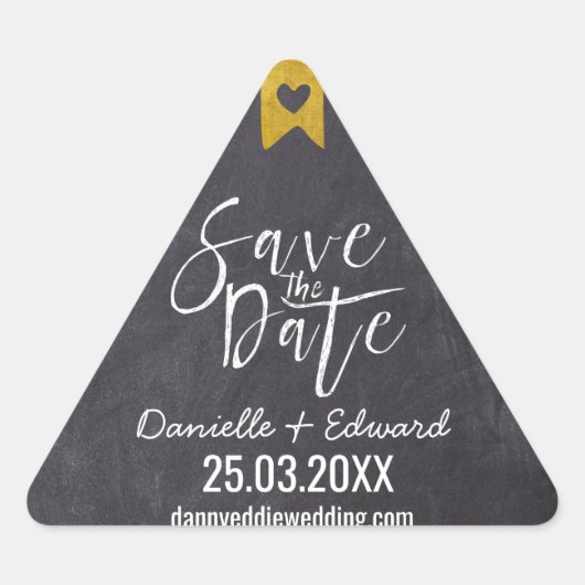 Elegant Chalkboard White Handwriting Save the Date Driehoek Sticker (Voorkant)