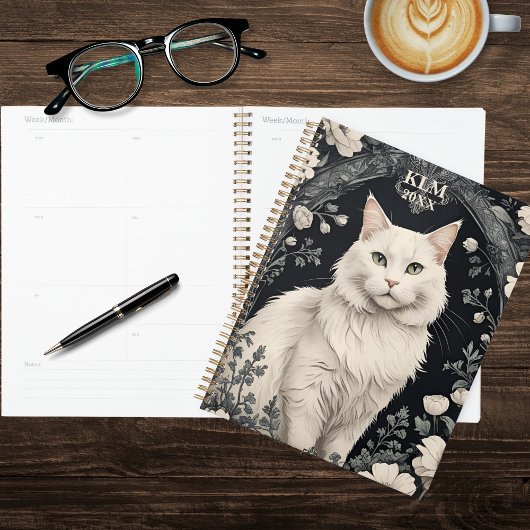 Élégant chat blanc