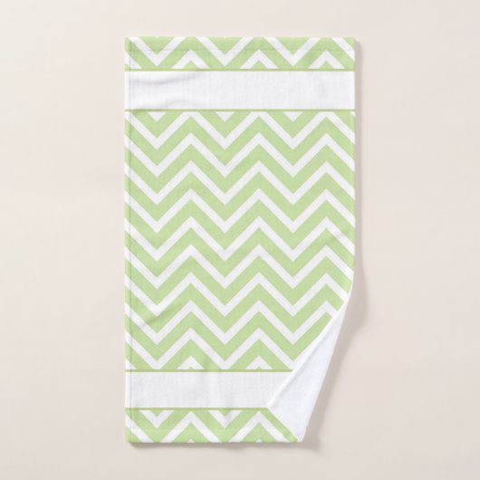 Elegant Chevron Pattern & Monogram on Sage Green (Serviette à main)