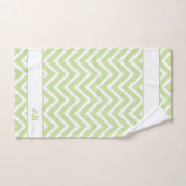 Elegant Chevron Pattern & Monogram on Sage Green (Serviette à main)